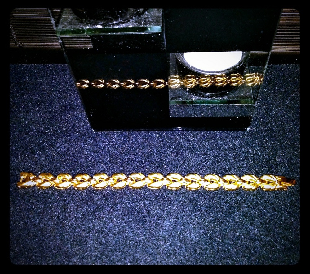 Beautiful Gold Link Bracelet